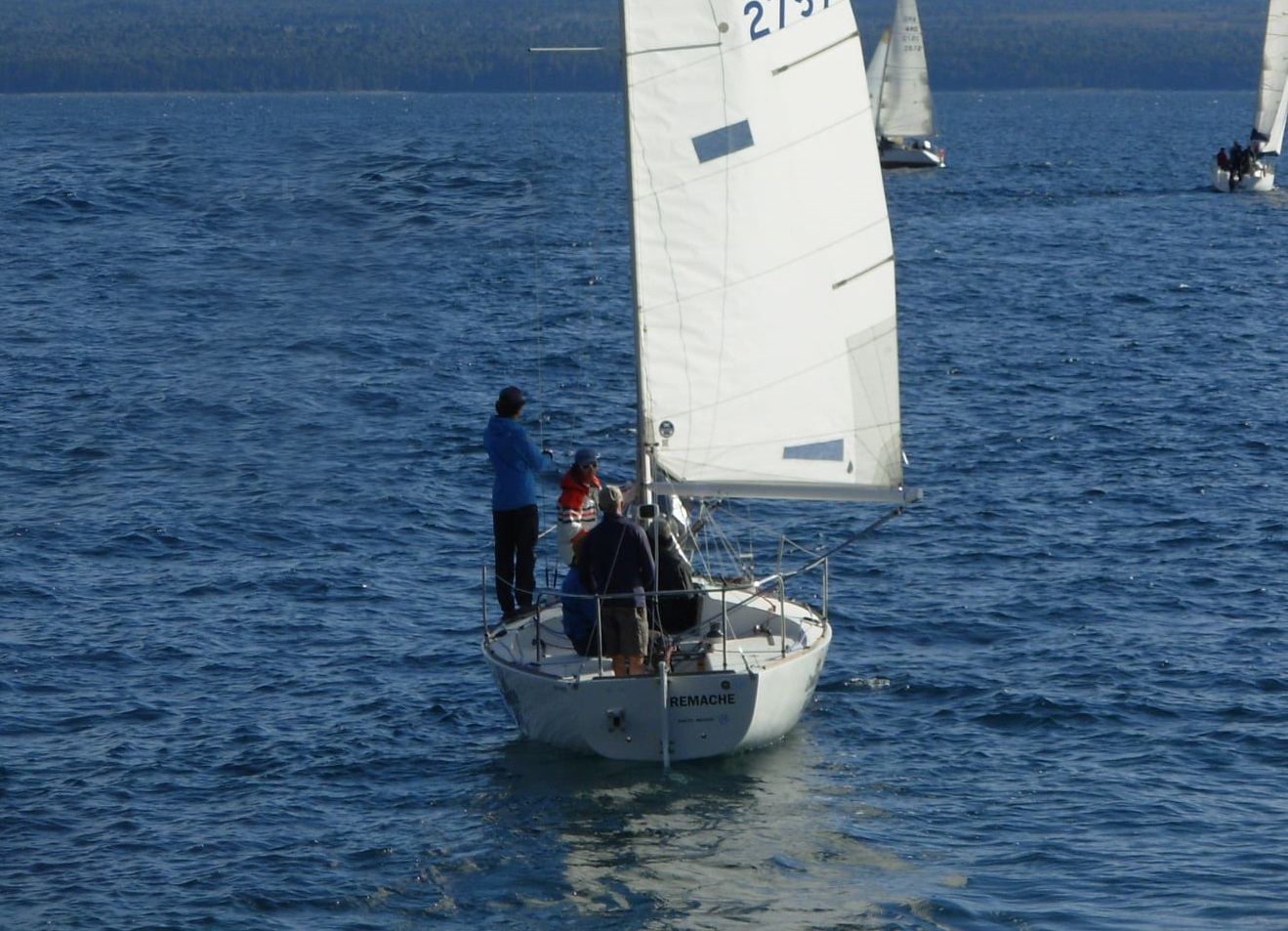 El velero REMACHE (J24), al mando de Federico Lloveras