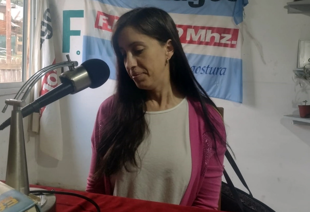 La jueza de Familia de Villa La Angostura, Eliana Fortbetil durante su entrevista con el programa El Tren.