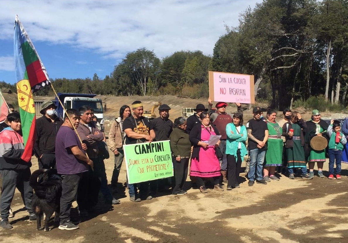 Parques finalizará las cesiones de tierras y no permitirá izar la bandera mapuche, solo la Argentina thumbnail