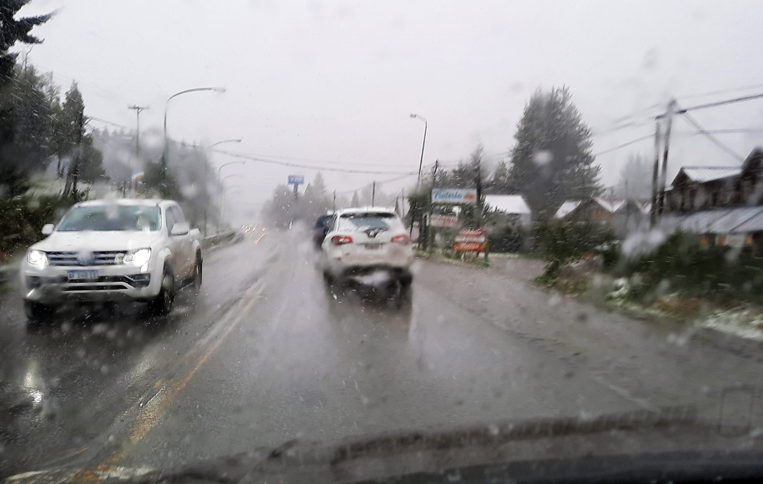 Nuevo alerta este viernes por fuertes lluvias, viento de mediana intensidad y nevadas en la montaña thumbnail