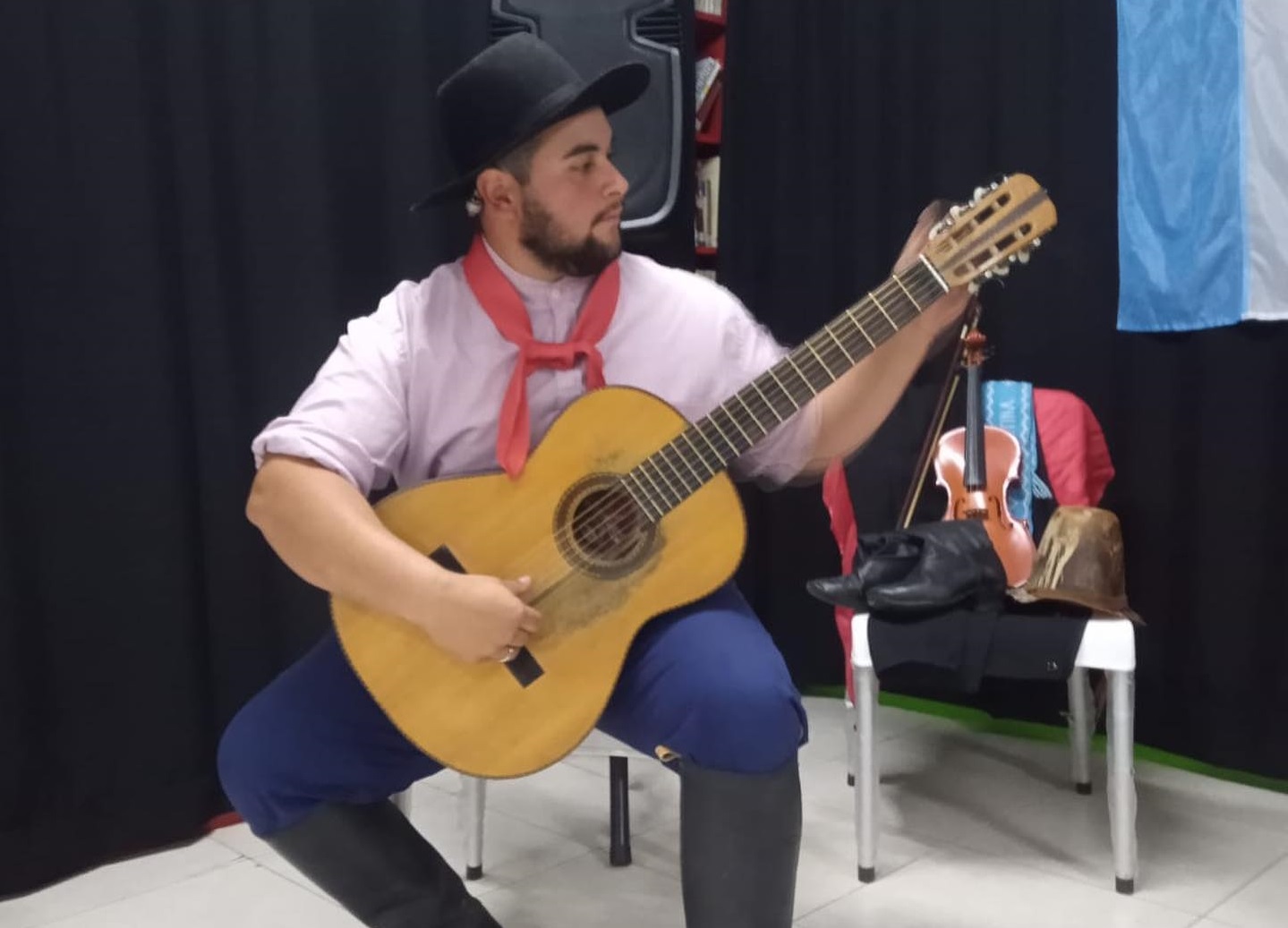 Se inauguró la sección de Danzas Folklóricas Argentinas en la Biblioteca Osvaldo Bayer thumbnail