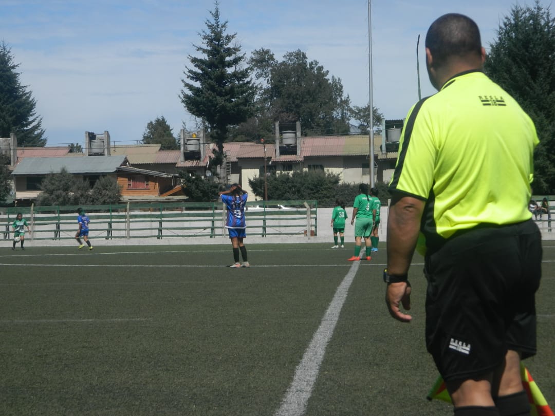 El fútbol femenino de Villa la Angostura tendrá su Copa Interligas thumbnail