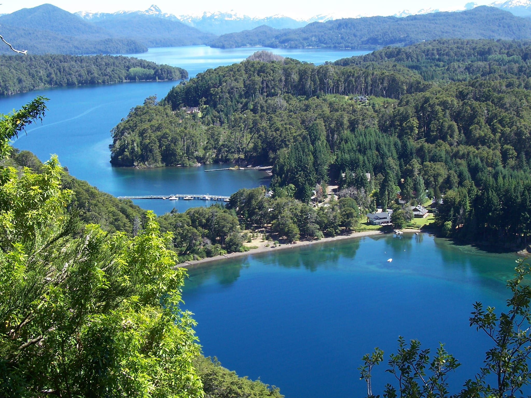 Villa la Angostura fue elegida por el ChatGPT como el mejor pueblo "para vivir en familia y entre hermosos paisajes" thumbnail