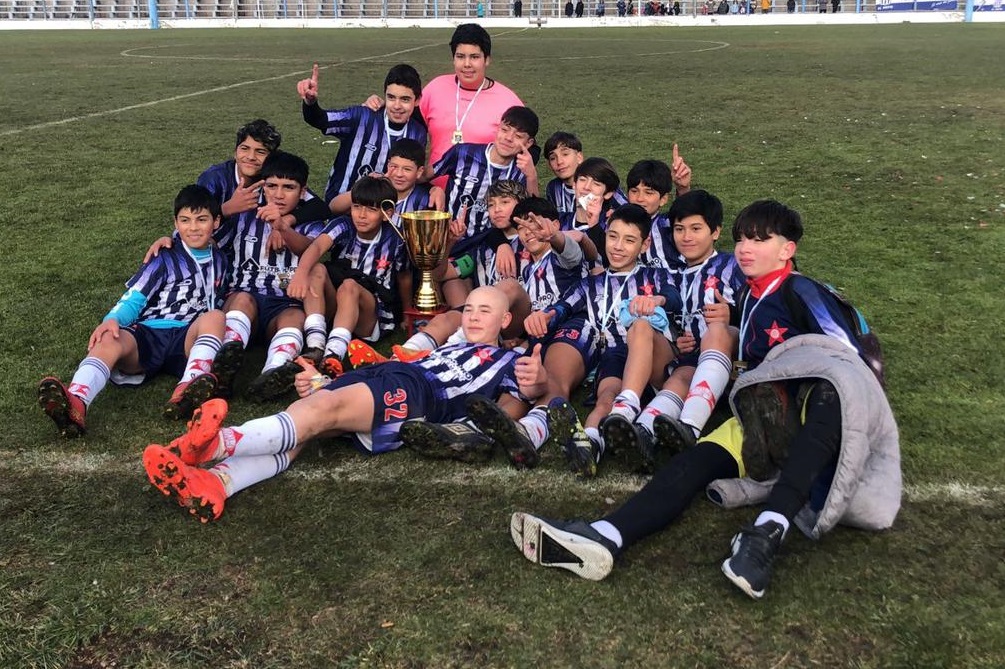 Los chicos de la 7° categoría del Deportivo Angostura se consagraron campeones de Lifuba en Bariloche! thumbnail