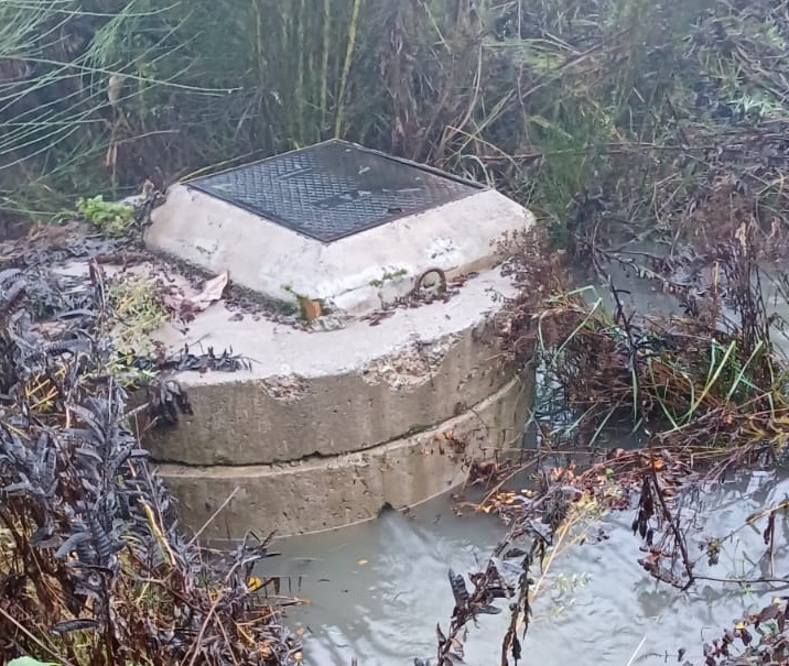 Temporal de lluvia: EPAS salió a explicar que por la falta de pluviales ingresa agua al sistema y rebalsan líquidos cloacales thumbnail