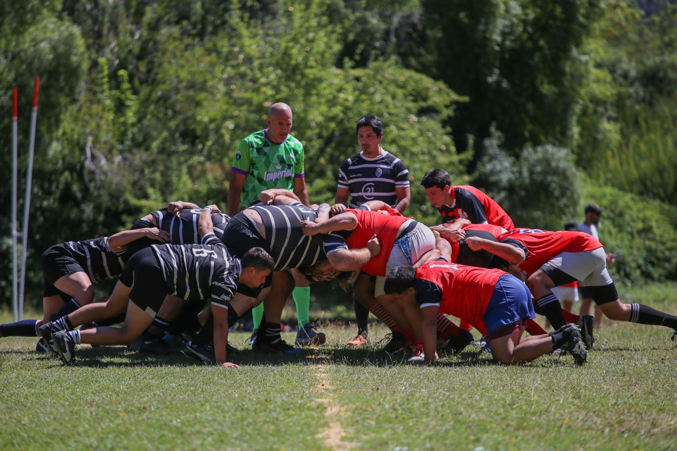 El rugby angosturense viajó a El Bolsón y ahora jugará un amistoso en Chile thumbnail