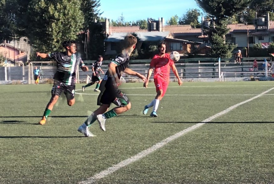 Las Piedritas se recuperó y le ganó a Lácar en la cancha del Calafate thumbnail