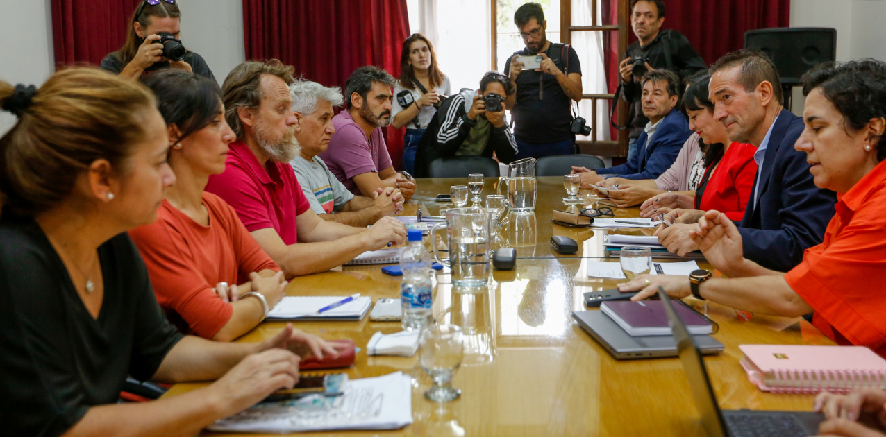 El Gobierno le propuso a ATEN no descontar los días de paro para normalizar el dictado de clases thumbnail