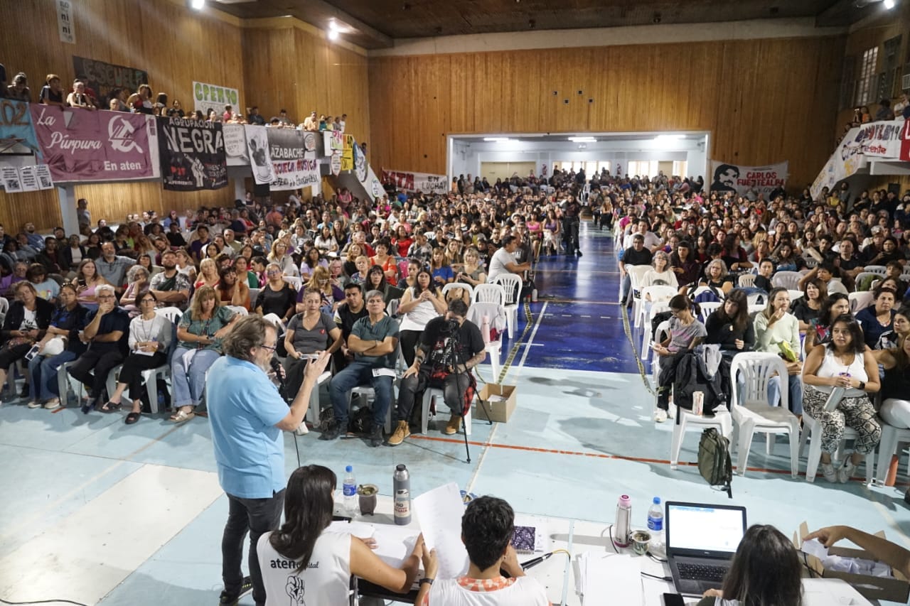 Asambleas de ATEN aceptaron la propuesta del Gobierno y se levantan los paros thumbnail