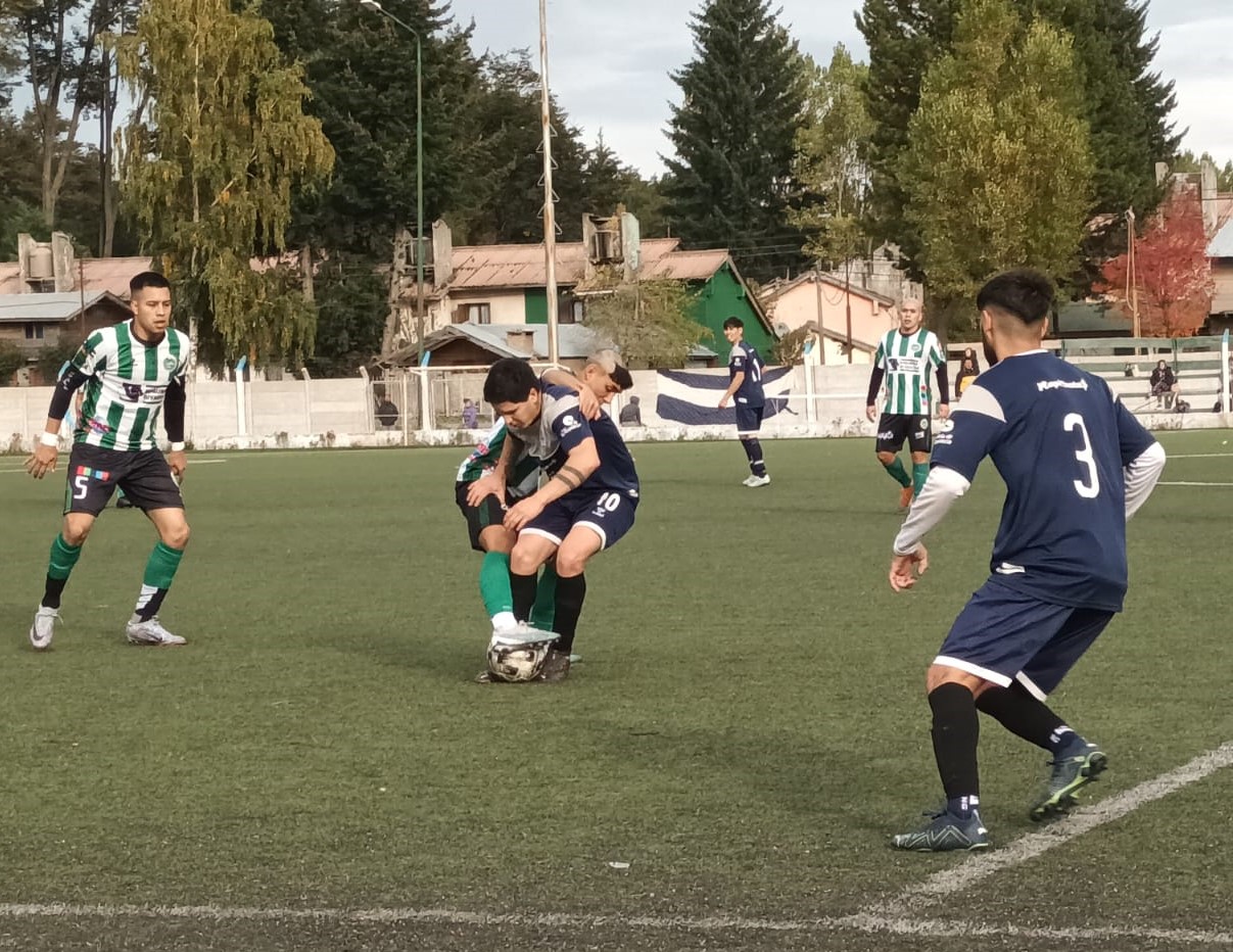 Goleó Piedritas y sería uno de los clasificados al Campeonato de la Federación Patagónica de Fútbol thumbnail