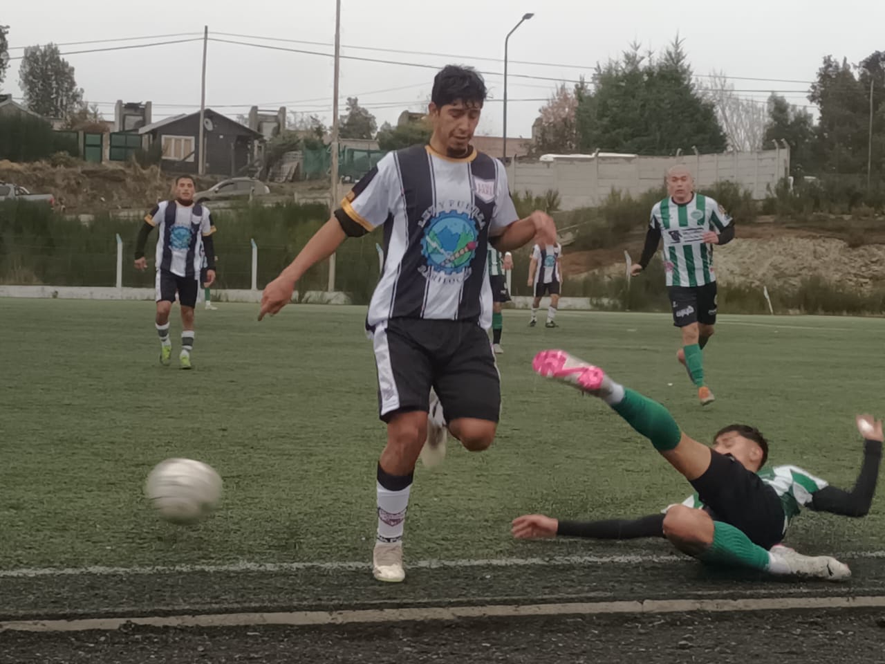 Con garra y buen fútbol Las Piedritas ganó y jugará la final por un lugar en Primera A thumbnail